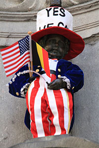 Manneke Pis Wearing American Outfit